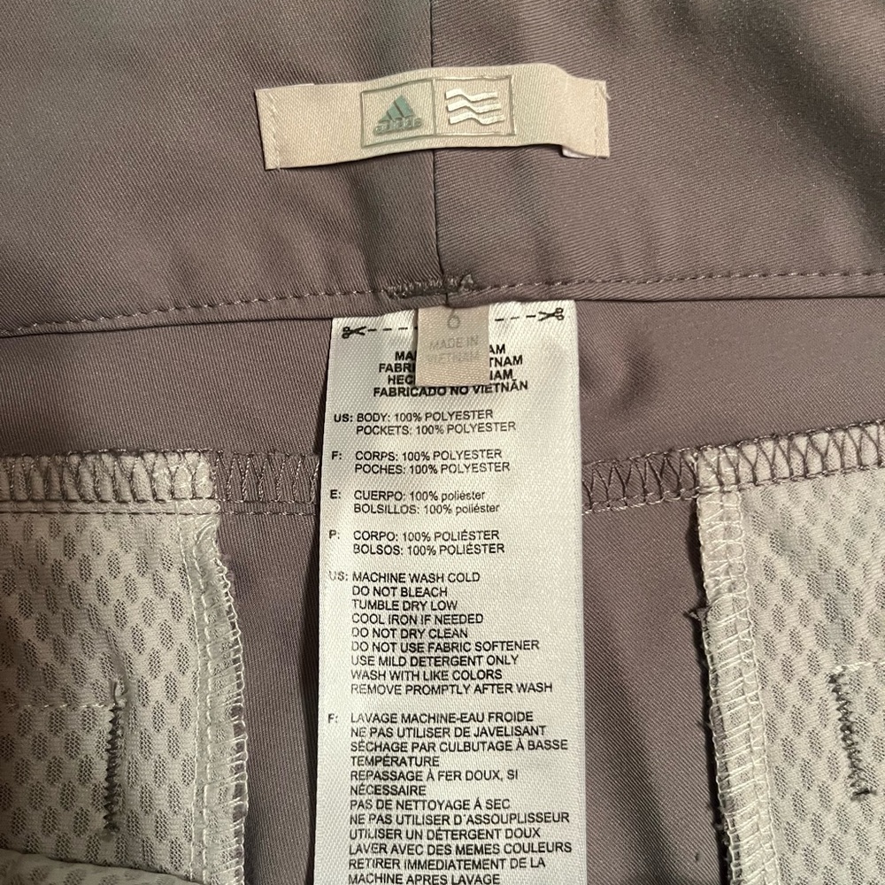 Wmns Addidas size 6 gray golf shorts. From pet free and smoke free home.